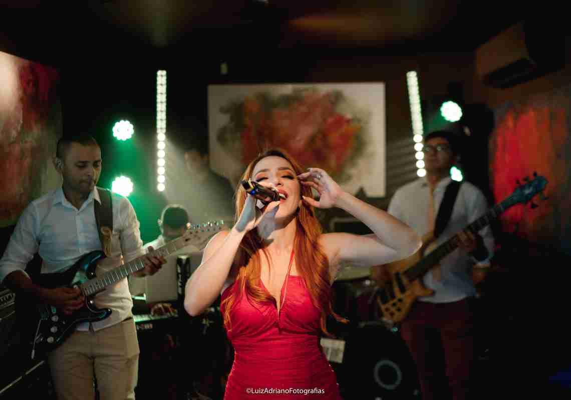 Vitória Fernandez promete agitar com Forró das Antigas no Centro de Eventos durante a Fenacce